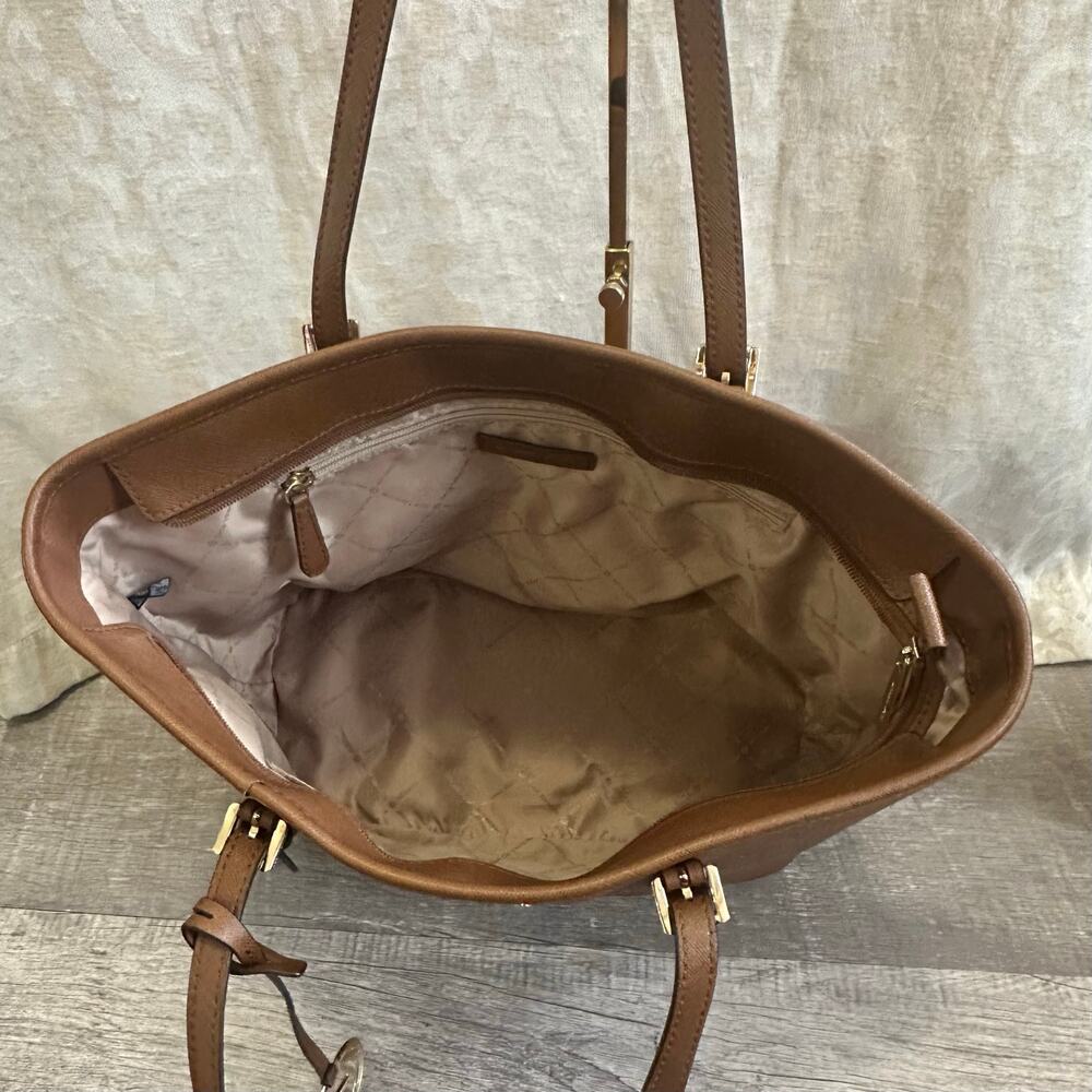 Michael Kors Jet Set Medium Travel Tote Bag Brown Saffiano Leather Zip Top - Picture 10 of 11